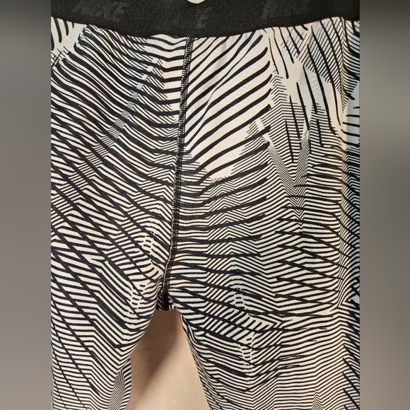 Nike Golf Leggings - Picture 5 of 5